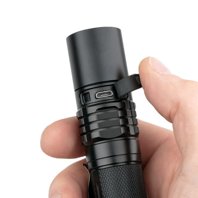 Fenix UC35 V2.0 Tactical Compact Flashlight - DISCONTINUED Fenix UC35 V2.0 Tactical Compact Flashlight - DISCONTINUED