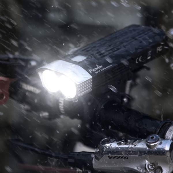 Cykellampa Fenix BC30 V2.0, 2200 lm Cykellampa Fenix BC30 V2.0, 2200 lm