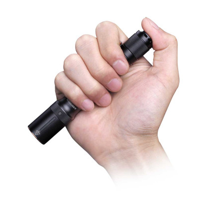 Ficklampa Fenix E20 V2.0, 350 lm Ficklampa Fenix E20 V2.0, 350 lm