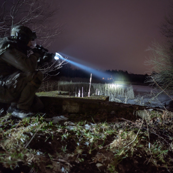 Vapenlampa Fenix GL30R, 800 lm